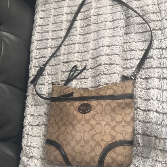 100% authentic COACH purse - Picture 2 of 5